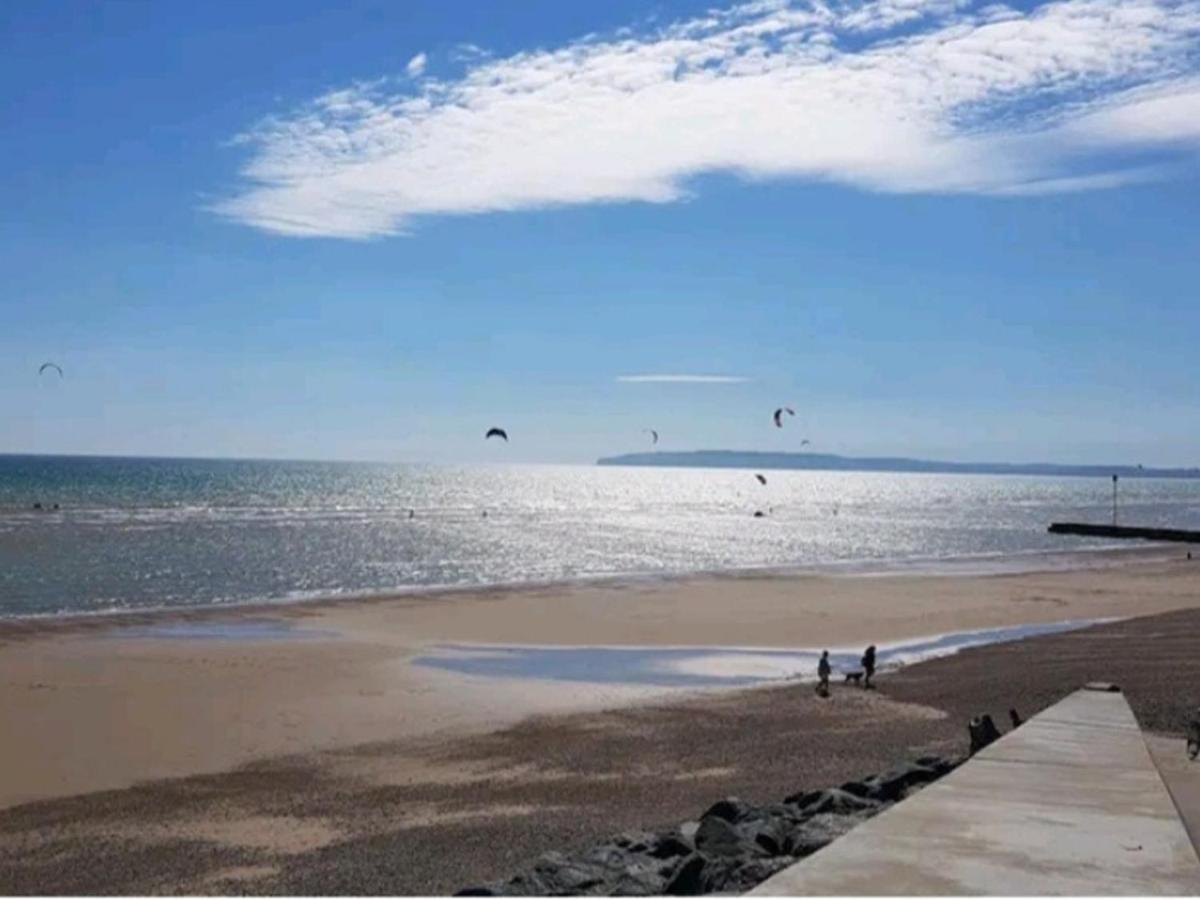 Pass The Keys Fabulous Beach Front Holiday Location Lydd Exteriér fotografie
