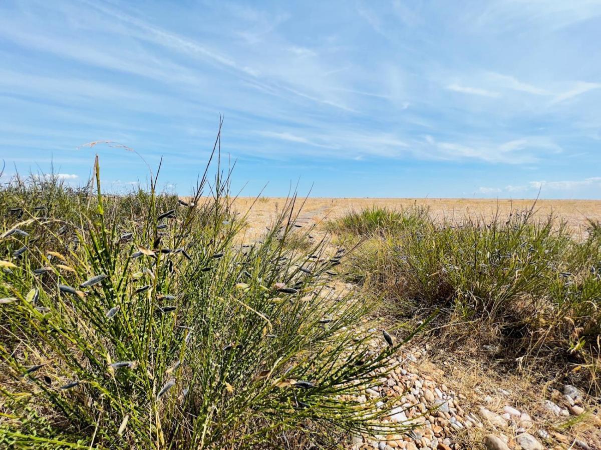 Pass The Keys Fabulous Beach Front Holiday Location Lydd Exteriér fotografie
