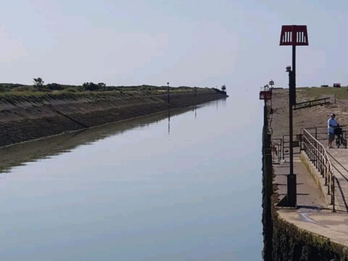Pass The Keys Fabulous Beach Front Holiday Location Lydd Exteriér fotografie