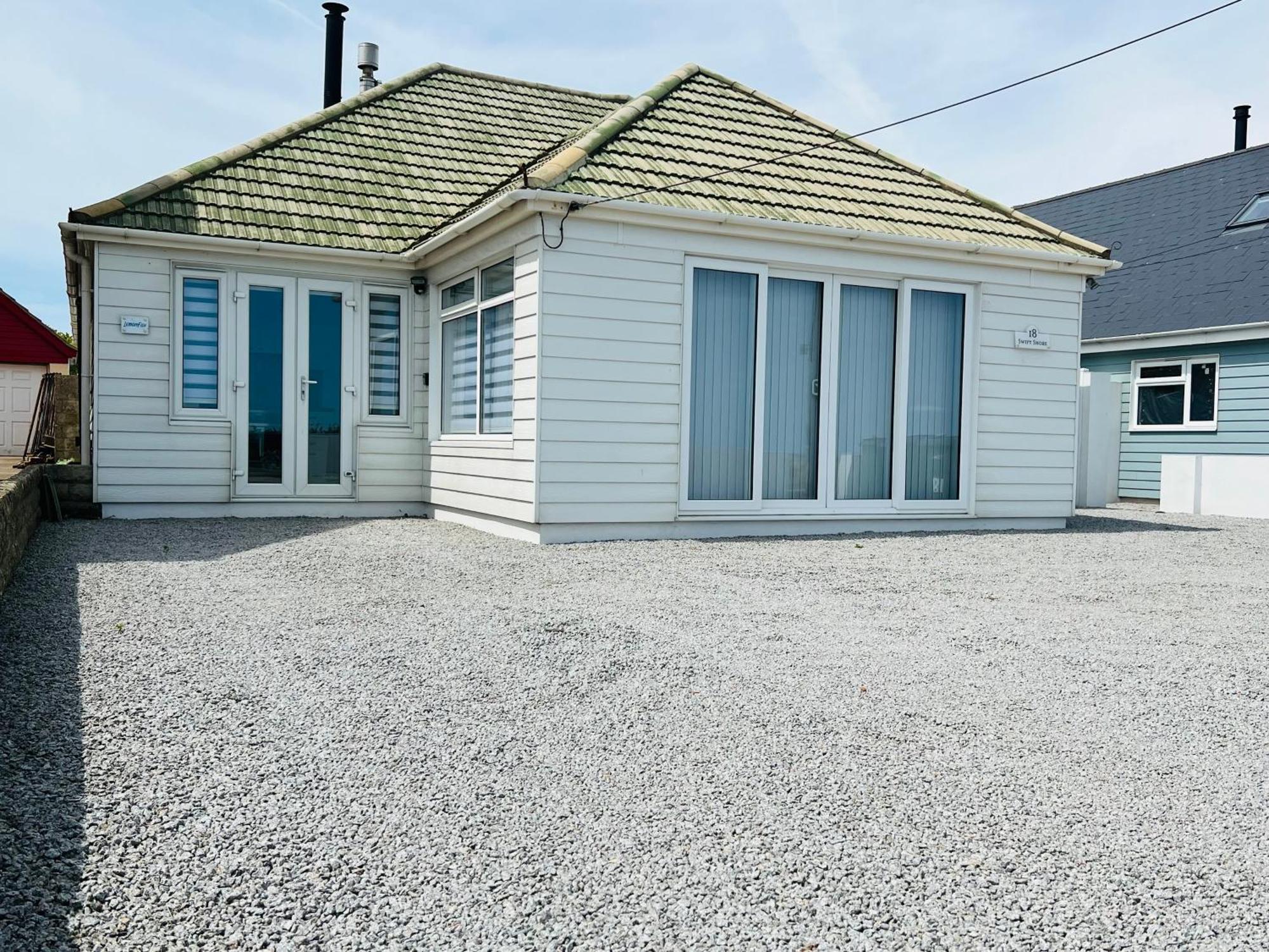 Pass The Keys Fabulous Beach Front Holiday Location Lydd Exteriér fotografie